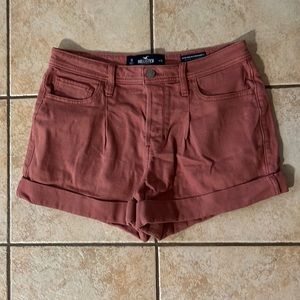 Hollister Ultra High Rise Mom Short 3 Cuffed‎ Brick Red, Size 11 W30